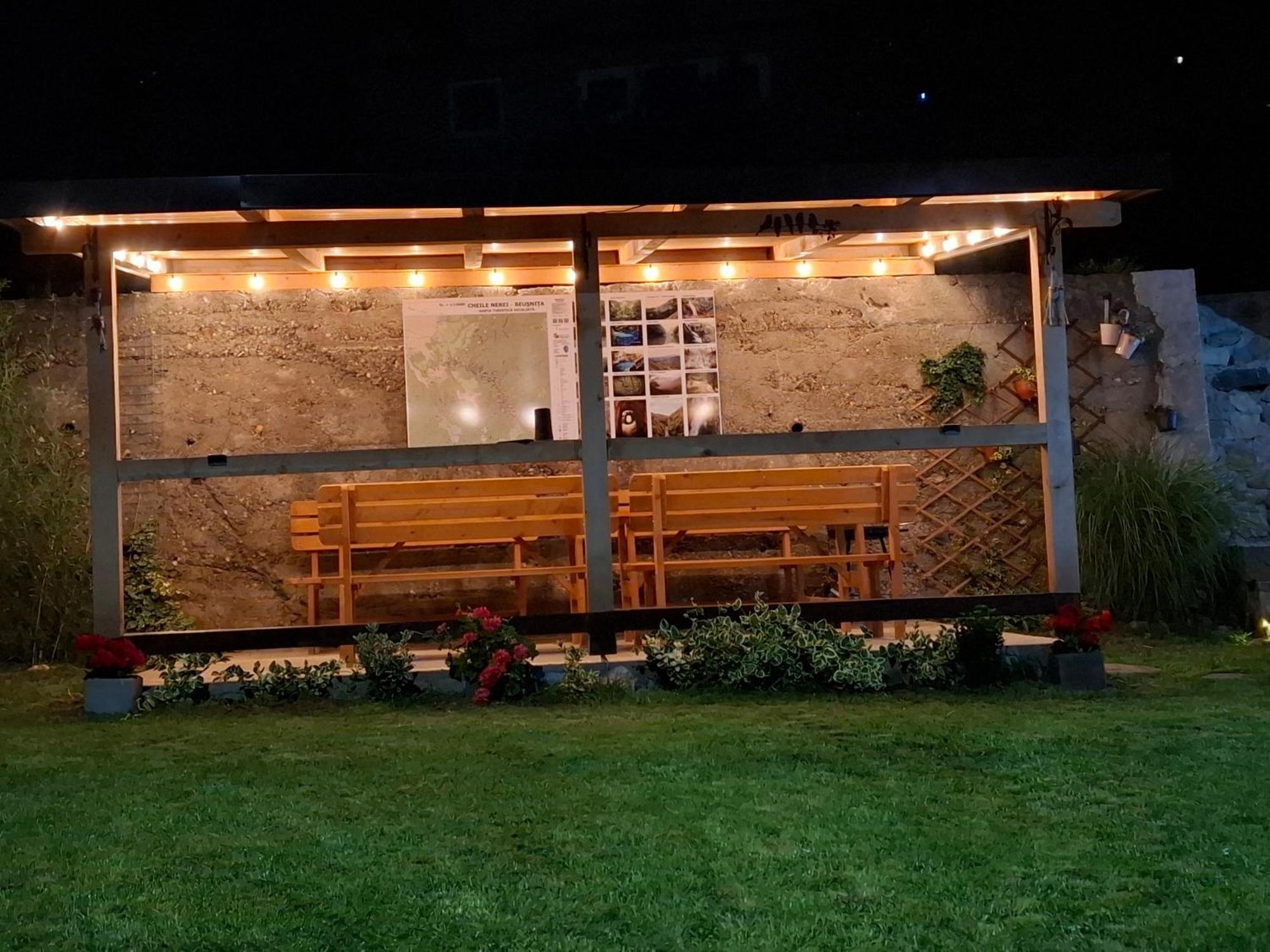 Sasca Montană Casa Nouaヴィラ エクステリア 写真